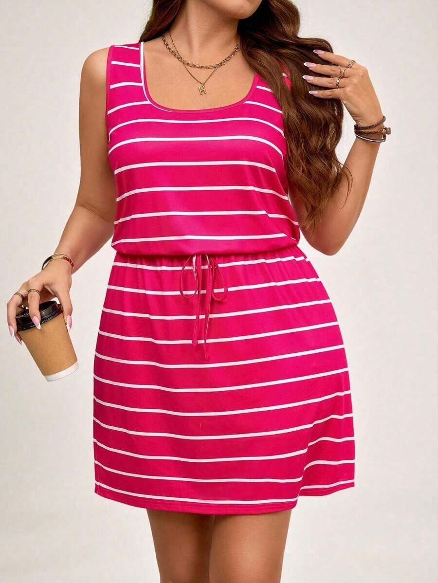 Conjunto informal de vacaciones para mujer de talla grande, cómodo y holgado, con rayas negras y blancas, de estilo casual con cuello redondo, sin mangas, con lazo en la cintura.Vestido informal y fresco de estilo casual para mujer. - Rosa Fucsia - Ver 1