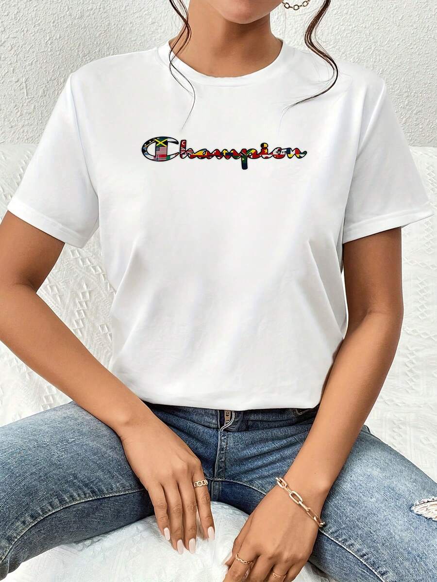The Logo On This Women's T-Shirt Is A Symbol Of Global Unity And Diversity, Representing The Flags Of Various Nations. Each Vibrant Stripe Evokes The Pride And Heritage Of Different Cultures And Peoples. It's A Celebration Of How, Despite Our Differences, We Can All Unite And Coexist Peacefully. This Women's T-Shirt With A Globe And United Nations Print Is Perfect For A Casual Yet Meaningful Look. It's Designed For Maximum Comfort And Softness. - 白色 - 查看 1