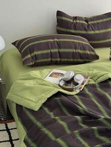 1pc Thin Quilt, Summer Quilt, Air Conditioning Quilt, Quilted Blanket (Without Pillowcase), Striped Pattern, Soft & Comfortable Bound Edge Design, Bedding, Suitable For Dorm, Bedroom, Apartment, Spring & Summer - Green - View 7