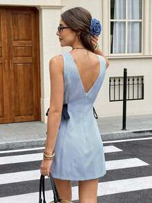 Vestido mini de verano casual y de vacaciones para mujer con estampado de rayas y contraste de color con nudo sin mangas - Azul y blanco - Ver 3