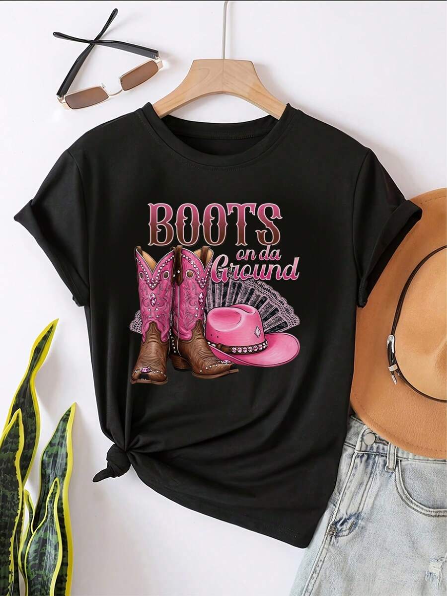 Camiseta de estilo vaquero occidental para mujer - Diseño vintage de botas y sombrero de vaquera, con letras de pedrería y el eslogan "on the ground" en la bota, camiseta de cuello redondo lavable a máquina, adecuada para uso casual al aire libre, apta para todas las estaciones. Estilo coreano, manga corta holgada. - Negro - Ver 1
