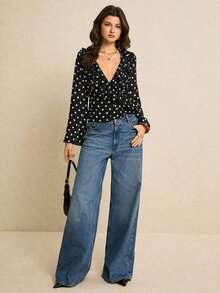 Blusa de mujer de manga larga con cuello en V profundo y estampado de lunares en contraste - Negro - Ver 2
