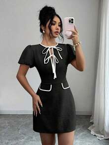 Vestido mini con bloqueo de color y cordones, de moda para citas y fiestas - Negro - Ver 4