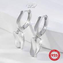 Pendientes de aro con disco redondo liso asimétrico de moda minimalista de plata esterlina 925 para mujeres - Plateado - Ver 5