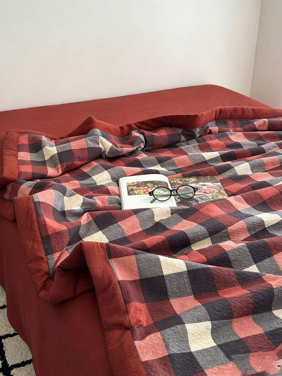1pc Thin Quilt, Summer Quilt, Air Conditioning Quilt, Quilted Blanket (Without Pillowcase), Plaid Print, Soft & Comfortable With Edging Design, Bedding, Suitable For Dorm, Bedroom, Apartment, Spring & Summer - Red - View 1
