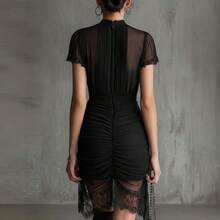 Women's Black Semi-Sheer Dress With Lace Paneling - Slim-Fit, Figure-Flattering, Asymmetrical Mini Dress With Lace Trim And Tie Detail - 黑色 - 查看 2