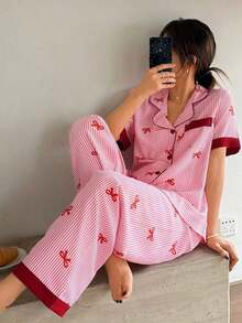 Napfluff Conjunto de pijama con top de manga corta con botón rojo y pantalones con estampado a rayas y lazo de color contrastante; Conjunto de pijama a rayas rosas con lazo estampado, adecuado para uso en casa - Rojo - Ver 5