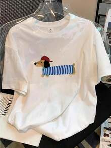 Y2K Style T-Shirt: Casual Loose-Fitting T-Shirt For Girls With A Y2K Style Cartoon Dachshund Print. | Short-Sleeve Summer T-Shirt With Red Cap Design, White Background, Machine Washable - 白色 - 查看 7
