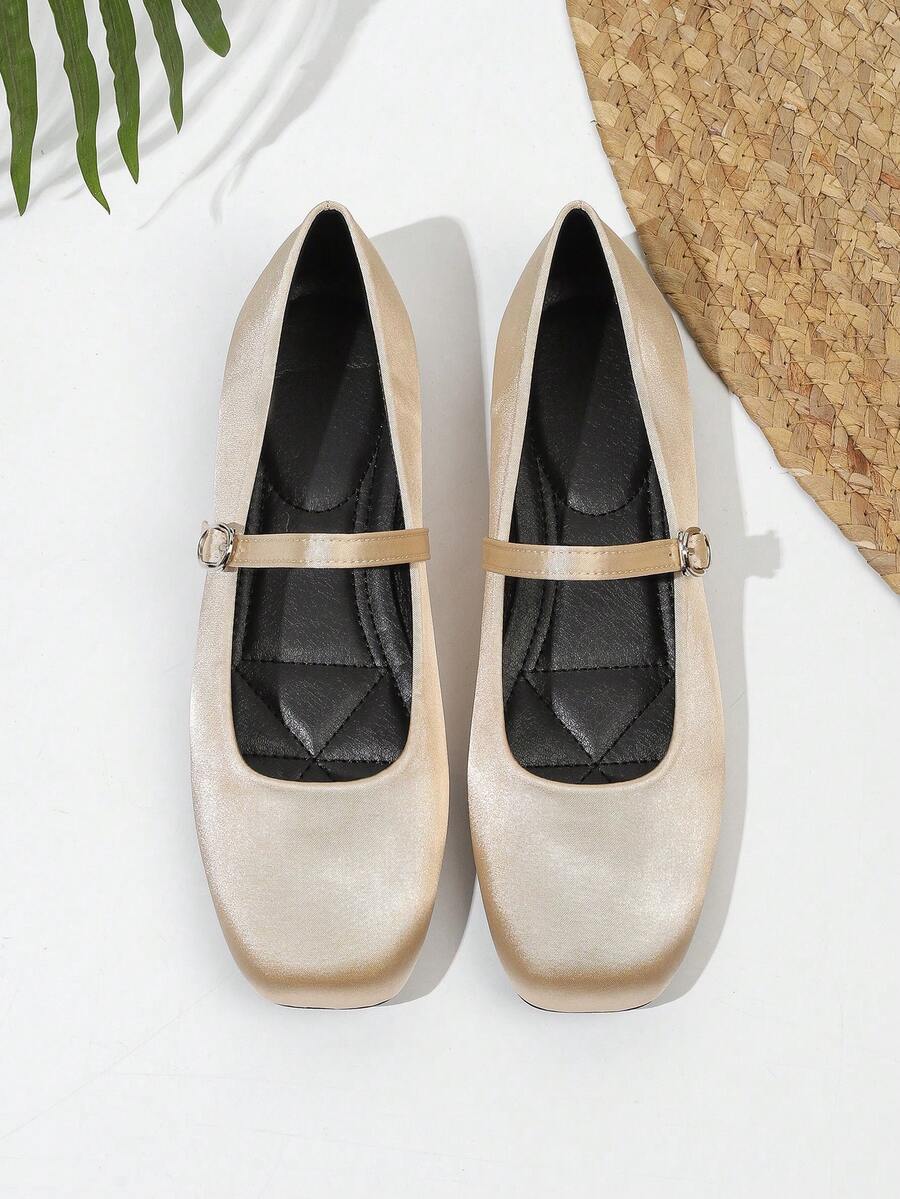 Sepatu Wanita Mary Jane Ujung Persegi Berbahan Beludru Warna Kopi