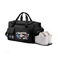 Miniso Sac de sport/voyage Disney Stitch & Angel avec imprimé "Tropical Love" Noir. Sac de sport et de voyage pratique pour les séjours de nuit et les entraînements - Noir - Voir 3