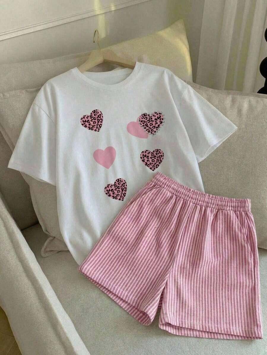 Almacén local, una camiseta de manga corta para mujer con estilo retro americano, de corte holgado y diseño estampado (los pantalones son solo para sugerencias de estilo). Esta pieza sencilla y elegante presenta un patrón de letras impresas con temática tropical, lo que la convierte en un elemento imprescindible para crear un look relajado de vacaciones, perfecto para ocasiones como el Día del Trabajo y el Día de la Independencia de México. - Blanco - Ver 1