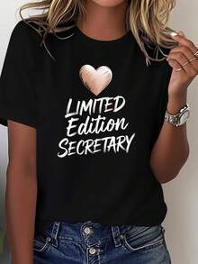 Camiseta de edición limitada para mujer con diseño de corazón de secretaria - Estilo retro en rojo puro y blanco, con diseño de corazón y bolígrafo, estampado de secretaria de edición limitada, adecuada para uso casual y profesional (lavable a máquina) - Ajuste para todas las estaciones, camisetas y blusas para mujer, camisetas de verano para mujer, camisetas de mujer, camisetas y blusas para mujer, camisetas de moda para mujer, camisetas de mujer, camisetas de verano para mujer, camisetas de mujer, camisetas y blusas para mujer, camisetas de mujer, camisetas bonitas, camisetas estampadas para mujer, camisetas navideñas para mujer, ropa única para mujer, ropa exclusiva para damas, camisetas de mujer, camisas de mujer, camisas navideñas para mujer, camisetas de mujer, camisetas de mujer blusa casual mujer. - Negro - Ver 1