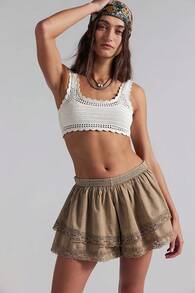 Womens Layered Ruffle Bloomers Elastic Waist Solid Color Shorts Summer Mini Shorts Red Polyester with Floral Lace Trim Frilly Lolita Shorts - Caqui - Ver 1