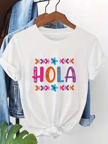 Camiseta Plus Size con Estampado de Flores Españolas "Hola" - Blusa de Manga Corta y Cuello Redondo en Blanco, Tela Suave y Lavable a Máquina, Casual y Cómoda para Uso Diario y Eventos con Temática Española - Negro - Ver 1