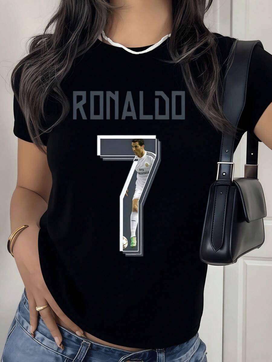 This Iconic Football Celebration, Featuring The Number Seven And The Name Ronaldo, Captures The Essence Of A Legendary Champion Of The Beautiful Game. This Women's Jersey Is A Tribute To Football Glory And A Symbol Of Sporting Passion For True Fans. - 黑色 - 查看 1