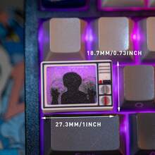 诡异复古电视主题键帽 / 兼容 1.75U TAB 键，专为 Cherry MX 机械轴设计，采用幽灵般的荧光 CRT 设计。这些万圣节主题游戏键帽是个性化键盘的独特方式，也是送给游戏玩家和恐怖电影爱好者的绝佳礼物。 - 查看 8