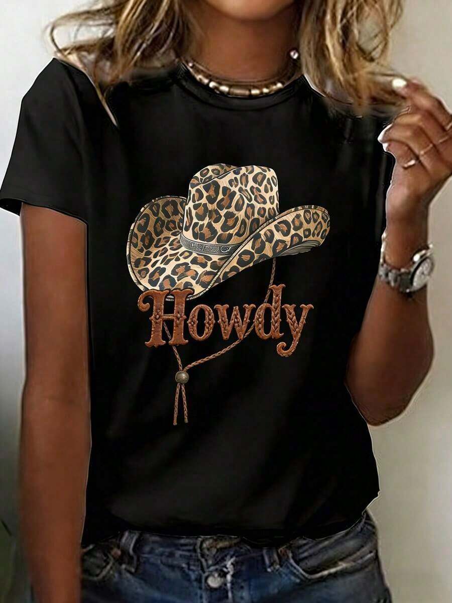 Camiseta Gráfica de Algodón 100% para Mujer con Estampado de Leopardo Estilo Vaquero - Manga Corta, Cuello Redondo, Estilo Casual Western con Letras Cursivas, Estampado Animal Blanco y Marrón, Ajuste Cómodo para Todas las Temporadas, Ideal para Conjuntos de Primavera y Verano, Eventos Temáticos y Atuendos Casuales, Estilo de Fin de Semana, Camiseta Duradera, Para Amantes de la Moda - Negro - Ver 1