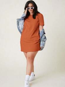 Vestido De Manga Corta De Talla Grande Con Cuello Redondo Y Diseño De Camiseta En Color Sólido - Óxido marrón - Ver 3