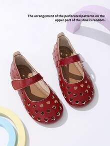 1 Pair Children's Hollow Heart Summer Flat Sandals, Solid Retro Red Minimalist Versatile, Easy Hook And Loop Closure, Girls Cute Round Toe Pastoral Style Sandals, Suitable For Picnics, Vacations, Matching Outfits - Red - View 2