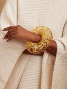 1pc Fashionable Personalized Exaggerated Spring Retractable Bracelet, Hollow Metal Cuff Bracelet, Party Accessory - Gold - View 9