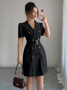 xheRafferiza Vestido corto de verano de unicolor con lazo en la cintura, doble botonadura, mangas abullonadas y cuello con solapaxhe - Negro - Ver 1