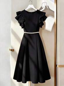 Vestido de línea A con decoración de cadena de perlas y mangas acampanadas, adecuado para salidas diarias, citas, fiestas, graduaciones, vacaciones y el Día de San Valentín - Negro - Ver 1