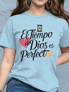 Women's Graphic Print T-Shirt Blouse, Casual Style, Love Print, Couples, Heart, February, Regular Fit, Soft Material, Crew Neck, Short Sleeves, Everyday Wear, Day Or Night, Street Style, Home, Comfortable, Cool, Lightweight, Modern, Youthful, Urban Aesthetic, Spring, Summer, Beach, Heat, Y2K, Feminine, Religious Phrase, God's Timing Is Perfect, Christian Lettering, Heart - 天藍色配黑色 - 查看 4