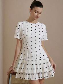 Versatile Casual Dress For Women With Round Neck, Fitted Waist, Short Sleeves, Black And White Polka Dot Print, Layered Ruffle Hem And Matching Silhouette - 白色 - 查看 3