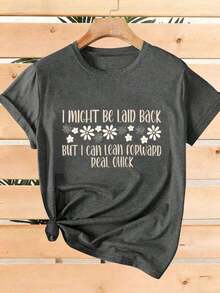 2026SummerELYSIAN WEAR Camiseta de Mujer 180G, Corte Holgado Casual, Cuello Redondo, Manga Corta, Estampado Gráfico con la Frase divertida "Puede que sea relajada, pero puedo inclinarme hacia adelante muy rápido". Ideal para uso diario, cómoda y suave, de mezcla de algodón, adecuada para mujeres que aman el humor y el estilo relajado. Camisetas gráficas holgadas y cómodas. - Gris 8 - Ver 7