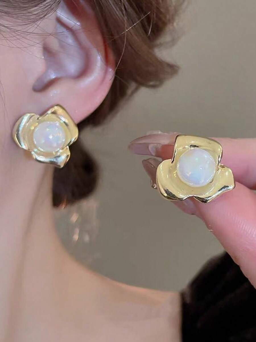 1 Pair Of French Fashion Pearl Earrings, Niche, High-End, Elegant, Earrings, Personalized, Earrings - Gold - View 1