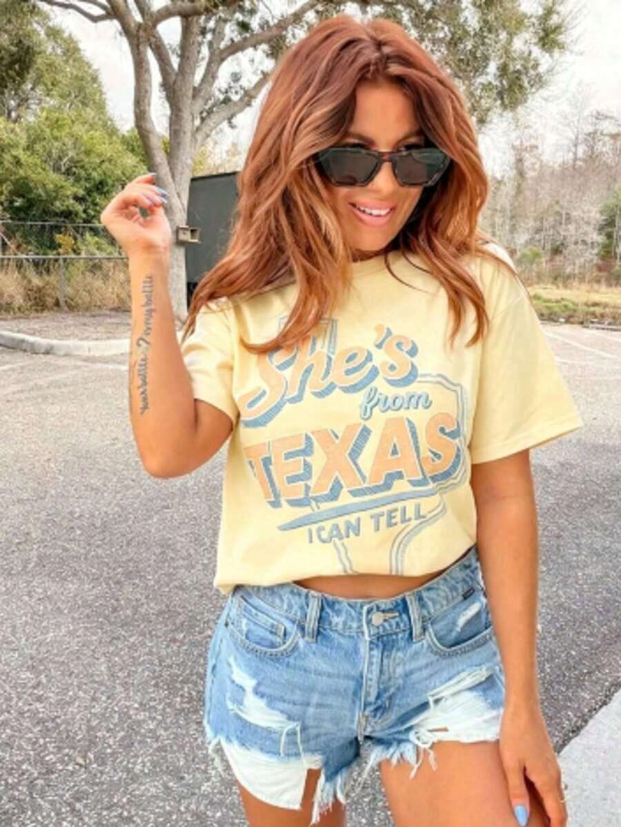 She's From Texas - Printed T-Shirt - Loose Fit - Relaxed And Comfortable Style - 綠色 - 查看 1