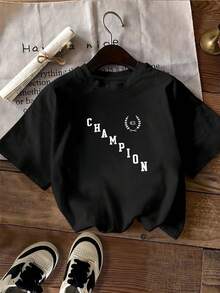 Diagonal Letters Spelling Out CHAMPION Alongside A Laurel Wreath Evoke Strength, Overcoming Challenges, And Triumph In Every Step. This Soft, Comfortable Women's T-Shirt Is Ideal For Everyday Wear And Casual Activities. - 黑色 - 查看 2