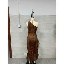 Vestido largo de estilo vacacional retro con estampado combinado, falda de volantes irregular y diseño moderno - Marrón - Ver 6