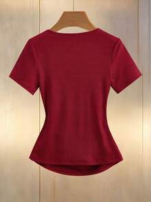 Blusa de punto de manga corta acanalada para mujer, blusa elegante con bordado de perlas y diseño, blusa de punto de elasticidad media a alta, estilo romántico chino para el Día de San Valentín, blusa roja, atuendo para invitados de boda, ropa elegante de noche, prenda exterior con diseño retro y ajustado, versátil para uso casual diario.Blusa burdeos, blusa rojo vino, blusa rojo oscuro, blusa granate, blusa elegante burdeos para mujer - Rojo - Ver 4