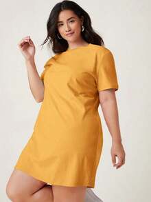 Vestido De Manga Corta De Talla Grande Con Cuello Redondo Y Diseño De Camiseta En Color Sólido - Amarillo - Ver 3
