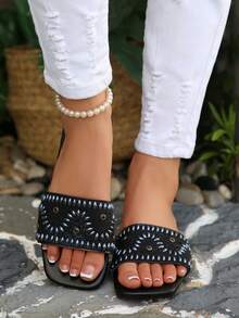 New Arrival Plus Size Luxury Anti-Slip Square Toe Mule Slippers With Rhinestone & Pearl Decor, Fashionable & Versatile For Beach & Resort Wear - Black - View 3