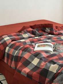1pc Thin Quilt, Summer Quilt, Air Conditioning Quilt, Quilted Blanket (Without Pillowcase), Plaid Print, Soft & Comfortable With Edging Design, Bedding, Suitable For Dorm, Bedroom, Apartment, Spring & Summer - Red - View 4