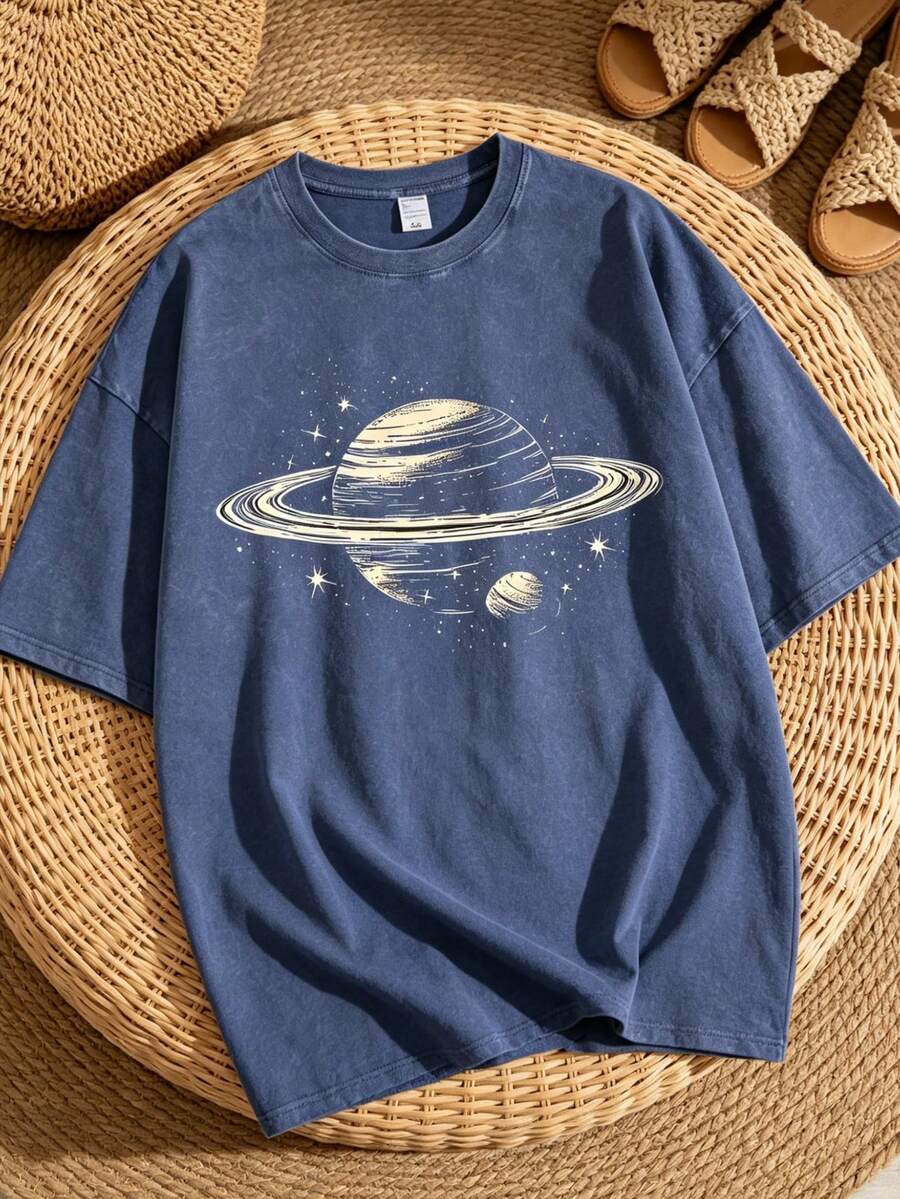 Men's Dark Gray Space Pattern T-Shirt-Saturn And Star Print-Soft And Low-Elastic T-Shirt-Essential For Everyday Wear-Machine Washable In All Seasons. - Màu xanh lam - Xem 1