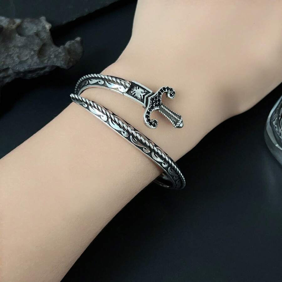 Vintage Gothic Style Personalized Sword-Shaped Bracelet For Men, Suitable For Parties, Halloween, Christmas, Music Festivals, Daily Wear Or Vacation. A Gift For Him. - Silver - View 1