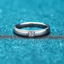 Swaro Anillo de plata de ley 925, anillo de banda simple con corte princesa, anillo de moissanita de 0.3 quilates, estilo unisex.Diamante sintético Moissanita, pasa detector de diamantes - 30 puntos Mozambique - Ver 2
