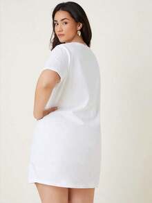 Vestido De Manga Corta De Talla Grande Con Cuello Redondo Y Diseño De Camiseta En Color Sólido - Blanco - Ver 2