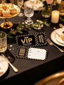 Bộ 20 thiệp mời VIP màu đen và vàng - Thiết kế kiểu vé. Thiệp mời VIP này mang vẻ đẹp tinh tế và sang trọng với hai tông màu đen và vàng, toát lên sự xa hoa độc quyền. Đây là lựa chọn lý tưởng cho các bữa tiệc sinh nhật, họp mặt bạn bè, đám cưới, lễ tốt nghiệp, tiệc theo chủ đề, tiệc kỷ niệm và các sự kiện tương tự. - Một kích cỡ phù hợp cho tất cả - Xem 3