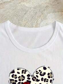 1 pieza de camiseta casual de manga corta para mujer - Estampado de leopardo, cuadros, rayas y corazones, cuello redondo, top de primavera y verano, lavable a máquina, regalo para mamá o novia, camiseta con estampado de moda, ajuste cómodo, 180g, 100% algodón. - Blanco - Ver 5