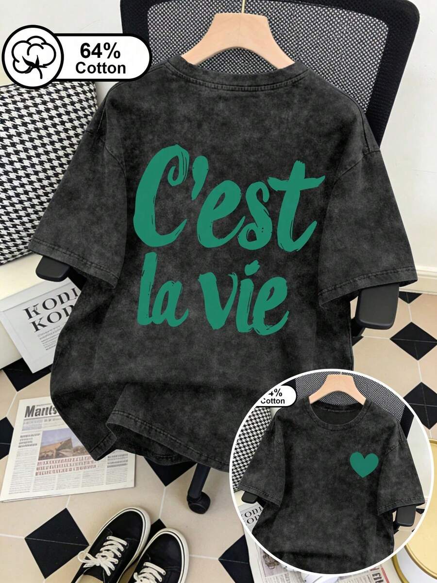大尺碼女款休閒T恤 - 時尚「C'est La Vie」雙面印花、復古水洗圓領、日常街頭穿搭、夏季上衣、圖案T恤 - 黑色 - 查看 1