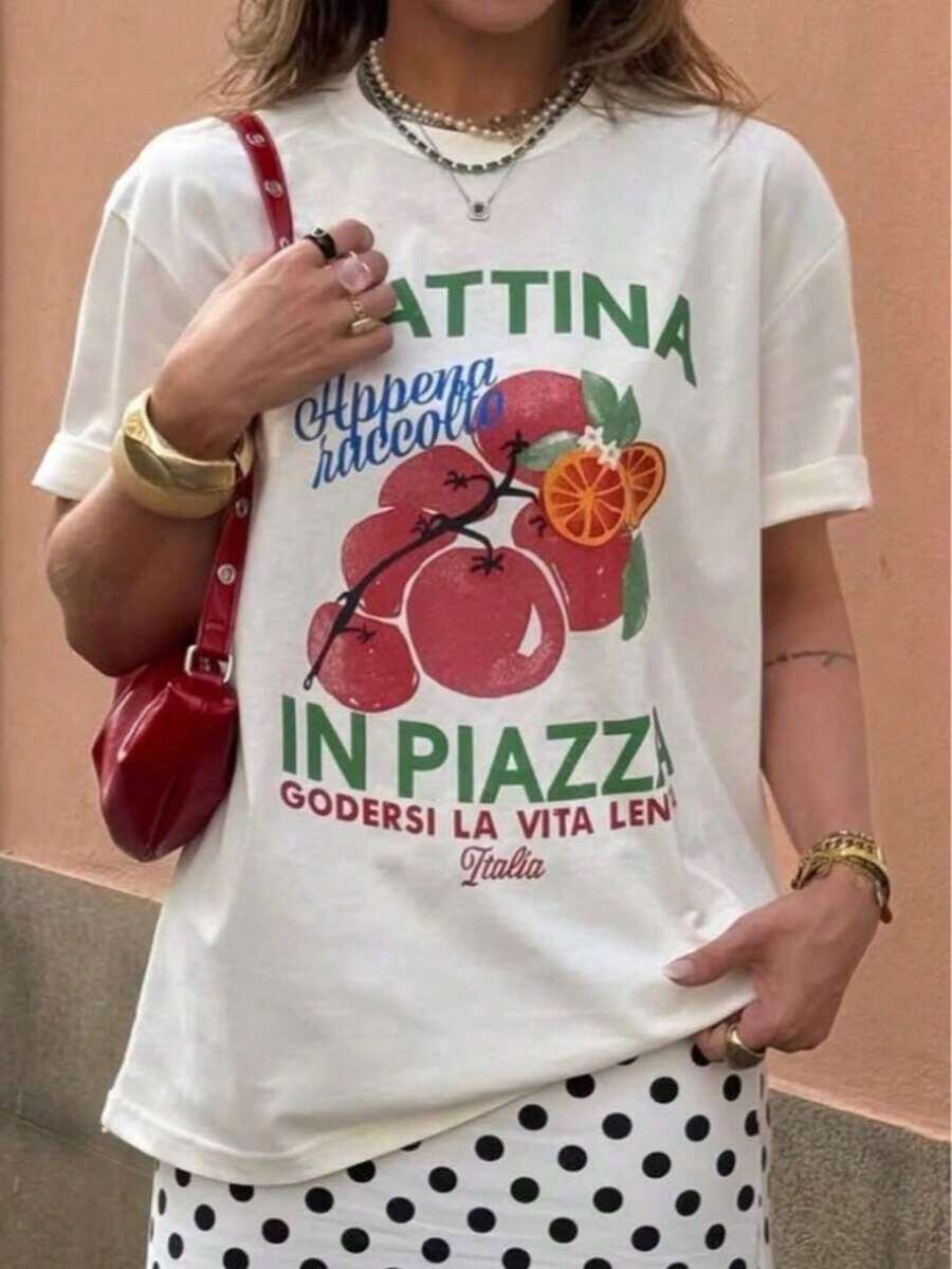Camisetas Oversized, Camisetas Estampadas, Camiseta Conmemorativa, Camiseta Oversized con Estampado Gráfico de Frutas Cítricas y Naranja Italiana Estética Y2K para Mujer con el Lema "Mattina In Piazza", Camiseta Casual de Manga Corta con Cuello Redondo, Top Estampado Vintage Retro Mediterráneo, Atuendo de Verano para Vacaciones en la Playa, Uso Diario, Citas, Brunch, Fiestas, Moda Vacacional para Adolescentes, Camiseta Gráfica Holgada y Moderna para Mujeres Jóvenes y Amantes de la Fruta, Camisetas Divertidas, Camisetas Minimalistas de Algodón para Mujer, Camisetas Casuales para Mujer, Oferta Limitada por Tiempo Limitado, Camisetas Estampadas. I3NF - Blanco - Ver 1