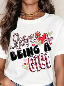 Camia Blanca con Diseño de Corazón 'Love Being A Gigi', Camia Gráfica para Abuelas, Familiares y Uso Casual, Transpirable y Cómoda - Blanco - Ver 1