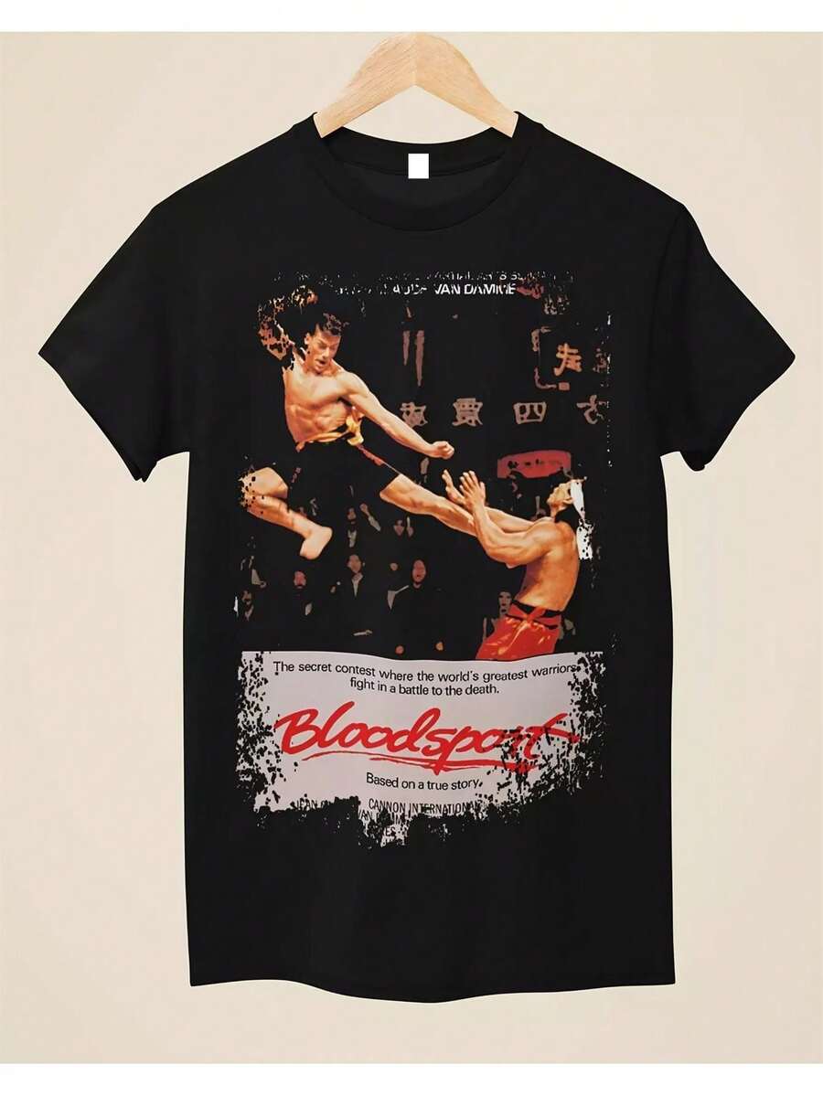 Camiseta negra unisex con un diseño gráfico del póster de la película Bloodsport - Hecha de tela de peso pesado de 230G, esta camiseta casual ofrece comodidad para todas las estaciones con un diseño de manga corta y cuello redondo, adecuada tanto para hombres como para mujeres, fabricada con tela duradera. - Negro - Ver 1