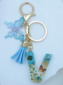 1pc Initial Letter Dried Flower Resin Keychain, Blue Daisy Pendant Keyring, Girl Bag Charm Accessory Gift - Baby Blue - View 13