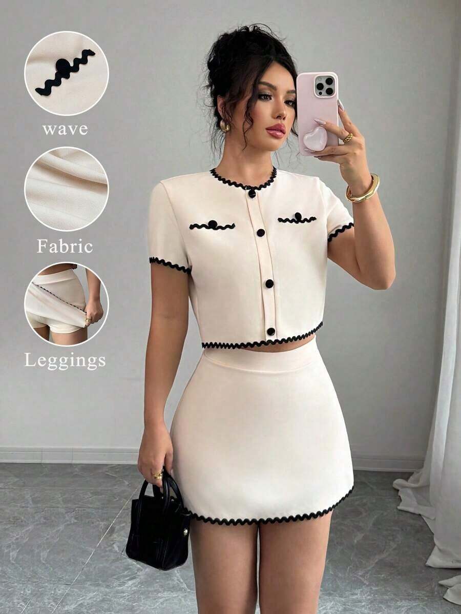 Two-Piece Set Consisting Of A Short-Sleeved Blouse With Snap Buttons And A Mini Skirt With Wavy Ribbon Trim In Contrasting Colors, Elegant French Design For Spring/Summer - 白色 - 查看 1