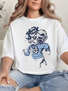 Carnero con expresión decidida simbolizando fuerza perseverancia espíritu competitivo y energía juvenil con letras UNC y tonalidades azules que evocan unión y dinamismo camiseta de mujer casual cómoda para uso diario - Blanco - Ver 8